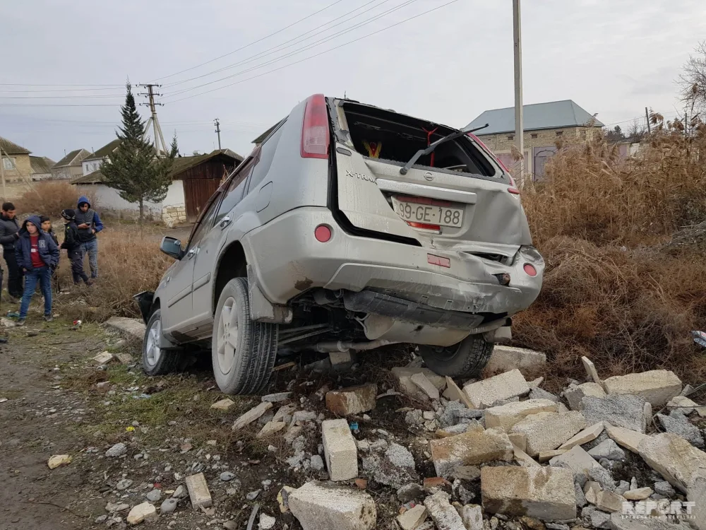 Ucarda bir ailənin 3 üzvü qəzaya düşdü