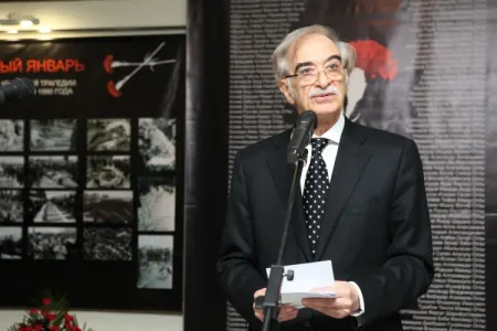 Polad Bülbüloğlu: - Yanvarın 20-nə keçən gecə Bakıya sovet ordusunun müəmmalı bölmələri yeridilib