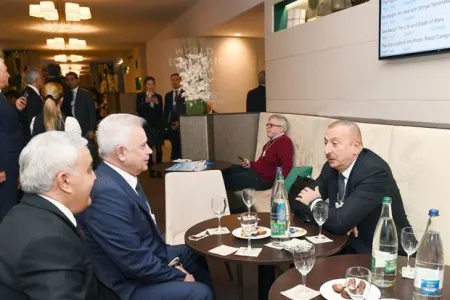 İlham Əliyev “LUKOIL” şirkətinin prezidenti Vahid Ələkbərovla görüşüb - Foto