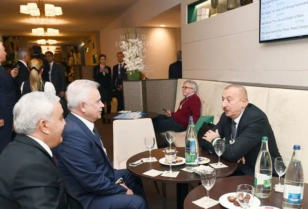 İlham Əliyev “LUKOIL” şirkətinin prezidenti Vahid Ələkbərovla görüşüb - Foto