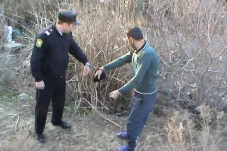 Azərbaycanda kişi arvadını öldürdüyünü yeddi il sonra etiraf etdi - Video