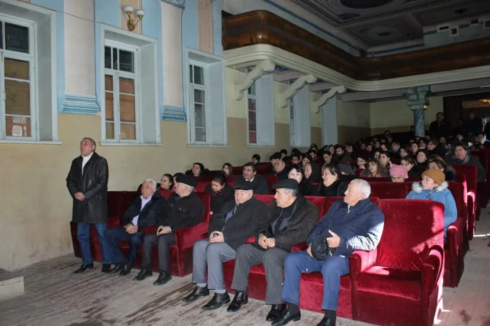 Qənirə Paşayeva seçicilərlə görüşdü: - "14 il ərzində ailənizin bir üzvü oldum" - FOTO