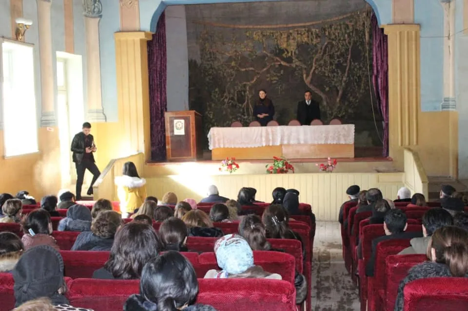 Qənirə Paşayeva seçicilərlə görüşdü: - "14 il ərzində ailənizin bir üzvü oldum" - FOTO