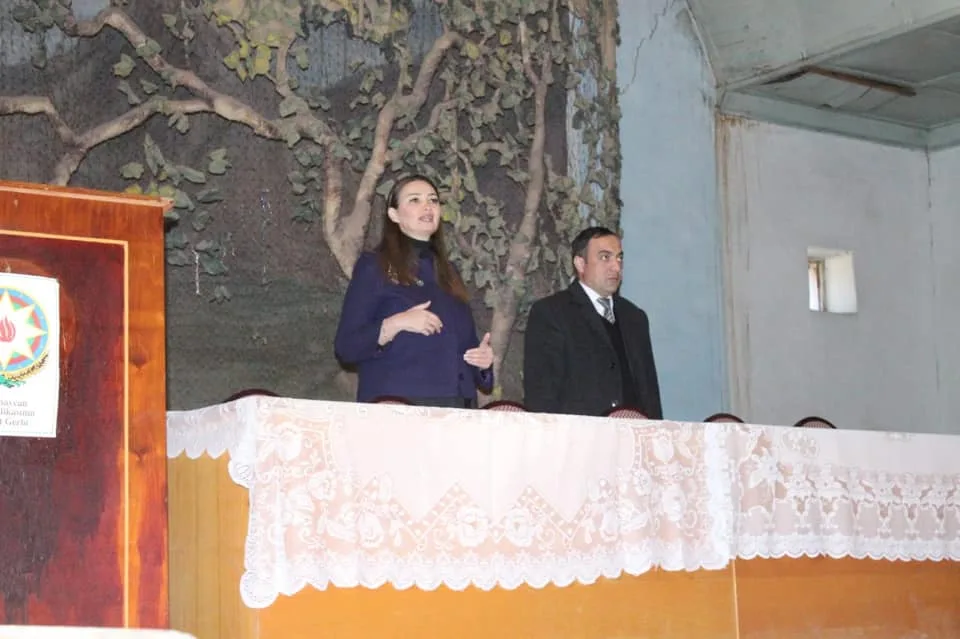 Qənirə Paşayeva seçicilərlə görüşdü: - "14 il ərzində ailənizin bir üzvü oldum" - FOTO