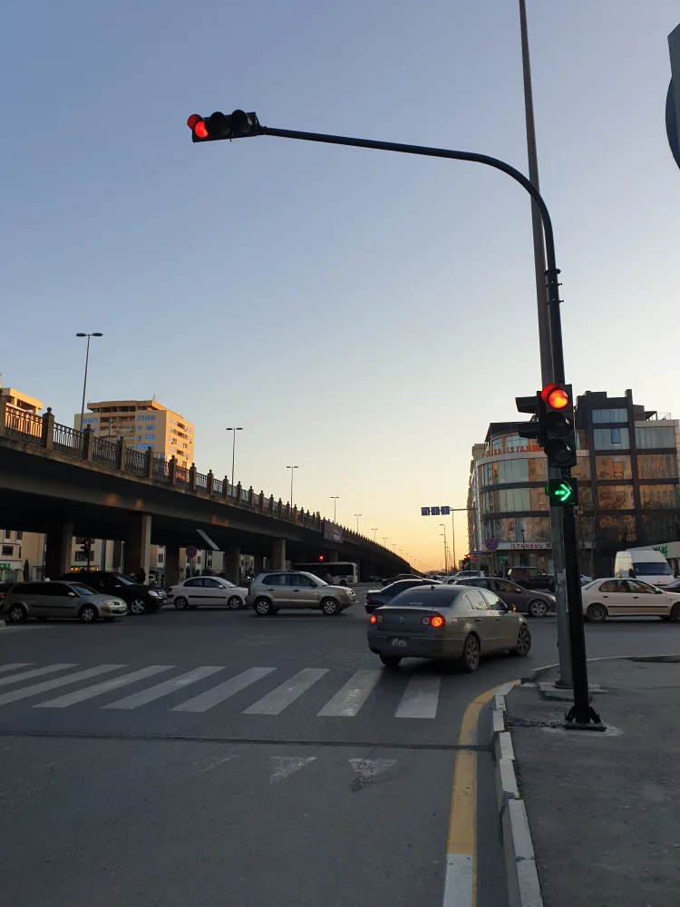 Bakıda bir neçə işıqforun iş rejimi - DƏYİŞDİRİLDİ - FOTO