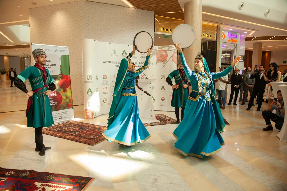 Azərbaycanın kənd təsərrüfatı məhsulları Dubayda - FOTOLAR