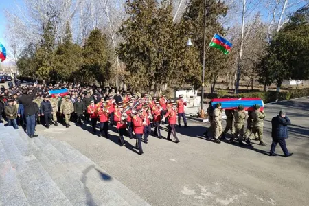 Qohumluq əlaqələri müəyyənləşən şəhid Yevlaxda - DƏFN OLUNDU - FOTO