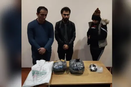 Özlərini şübhəli aparan cinayətkar dəstə ələ keçdi - QADIN DA VAR - FOTO