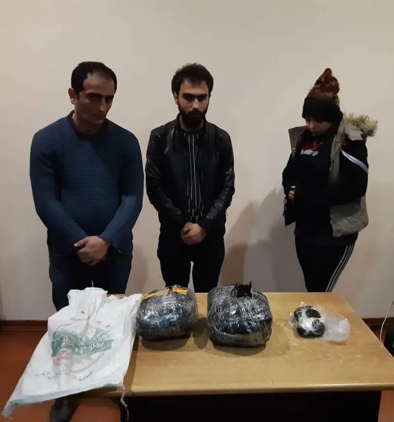 Özlərini şübhəli aparan cinayətkar dəstə ələ keçdi - QADIN DA VAR - FOTO