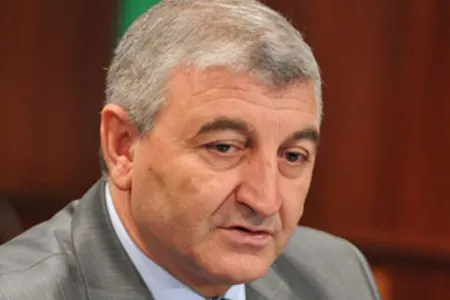 “Bu seçkidən 1 hektar torpaqla ayrılırsız” - Məzahir Pənahov
