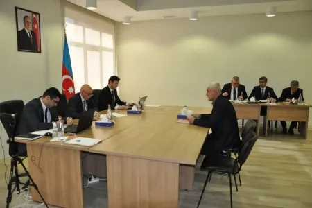 Biləsuvar sakinləri nazir müavinindən - iş istədilər