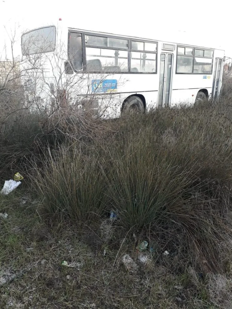 Bakıda avtobus ağır qəza törətdi: - YARALILAR VAR - FOTO