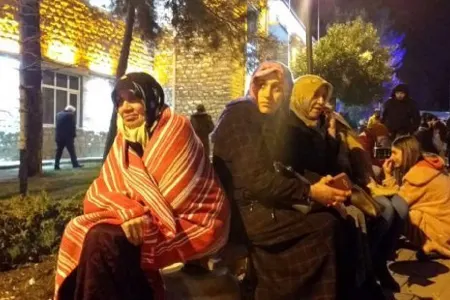 Səfirlik Türkiyədə təhsil alan azərbaycanlı tələbələrin valideynlərini - narahat olmamağa çağırıb