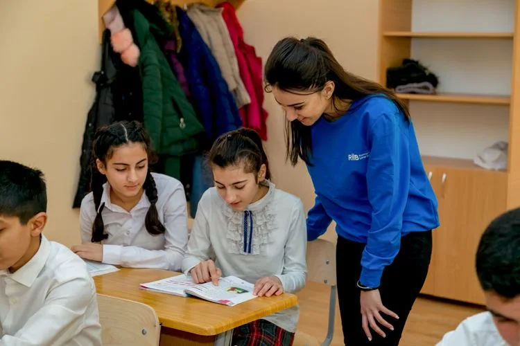 Heydər Əliyev Fondunun təşəbbüsü ilə Salyanda yeni məktəb binası inşa olunub - FOTOLAR