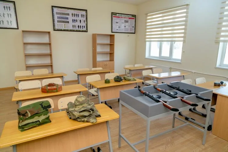 Heydər Əliyev Fondunun təşəbbüsü ilə Salyanda yeni məktəb binası inşa olunub - FOTOLAR