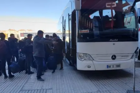 Elazığdakı azərbaycanlı tələbələr Naxçıvana yola salındı