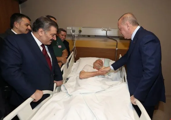 Ərdoğan zəlzələdən sonra xəstələrə baş çəkdi
