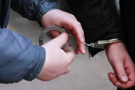 Bakıda qızların başına oyun açan 2 qardaş tutuldu