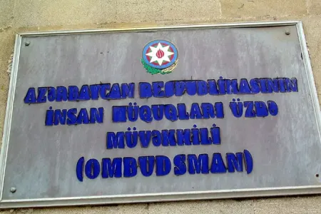 Ombudsmanın əməkdaşları AXCP fəalı ilə - GÖRÜŞDÜ