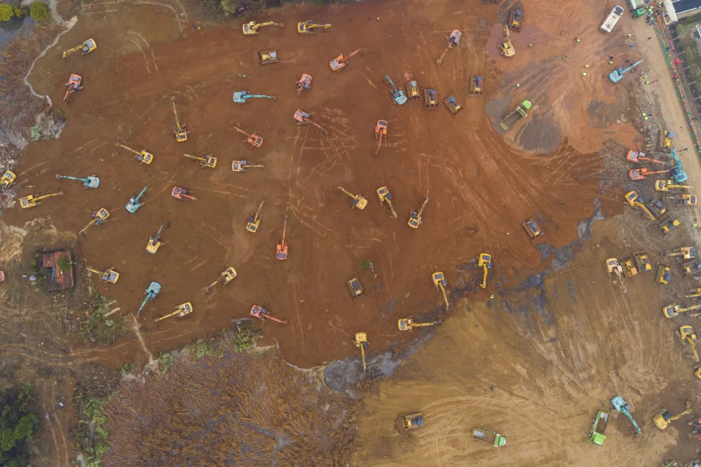 Çində koronavirusa görə tikilən 1000 nəfərlik xəstəxanadan - GÖRÜNTÜLƏR - FOTOLAR