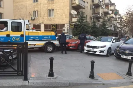Bakıda qanunsuz park edilmiş avtomobillər təxliyyə edilib - FOTO