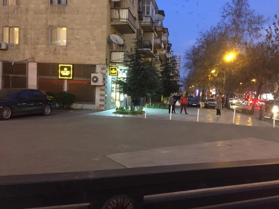 Bakıda qanunsuz park edilmiş avtomobillər təxliyyə edilib - FOTO