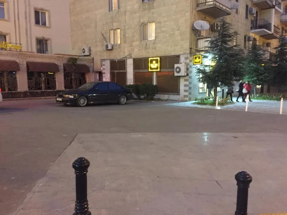 Bakıda qanunsuz park edilmiş avtomobillər təxliyyə edilib - FOTO