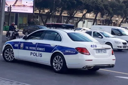 Yol polisinin sürücülərə tələ qurması ilə bağlı yayılan görüntülərə - RƏSMİ CAVAB