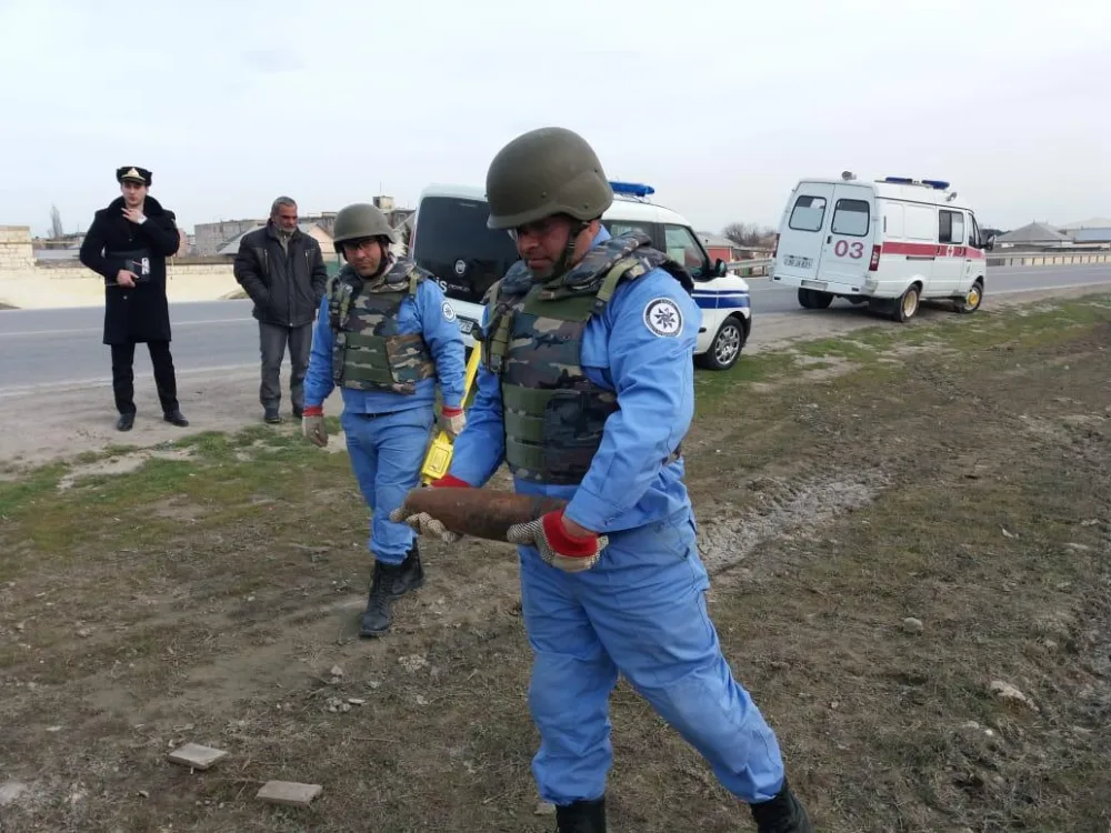 Bakı-Sumqayıt yolunun kənarında mərmi tapılıb - FOTO