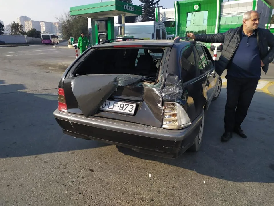 Bakıda iki avtobus toqquşdu - XƏSARƏT ALANLAR VAR - FOTO