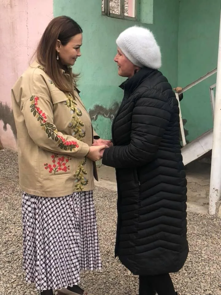 Qənirə Paşayeva məhəllə-məhəllə gəzərək seçicilərlə görüşür - FOTOLAR