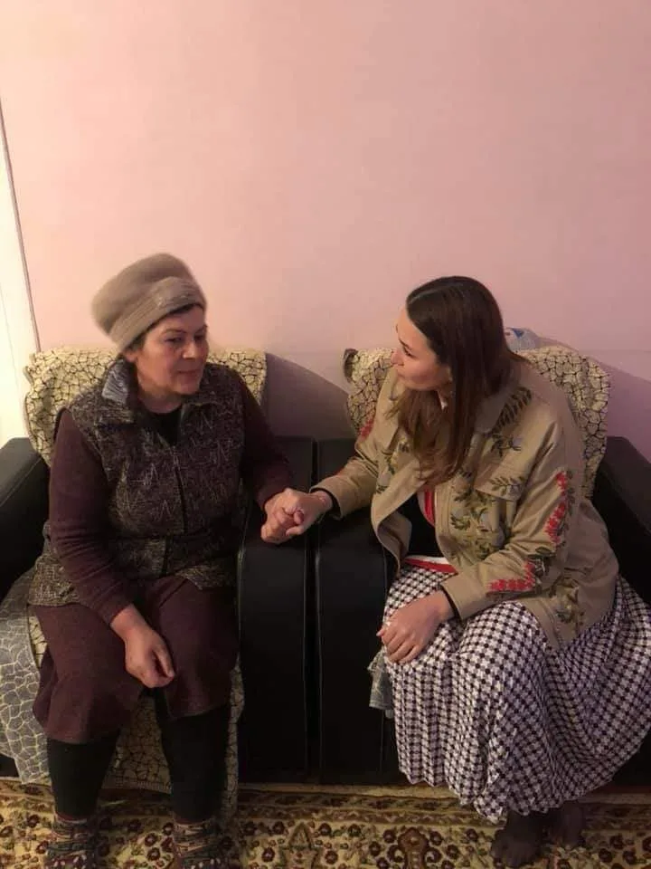 Qənirə Paşayeva məhəllə-məhəllə gəzərək seçicilərlə görüşür - FOTOLAR