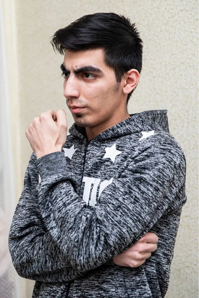 Elnur Allahverdiyev Aprel döyüşlərinin iştirakçısının evində - FOTOLAR