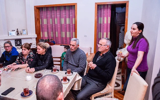 Elnur Allahverdiyev bu dəfə onların evində oldu - Fotolar