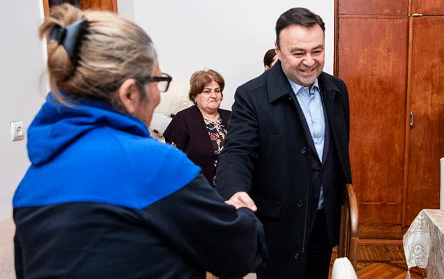Elnur Allahverdiyev bu dəfə onların evində oldu - Fotolar