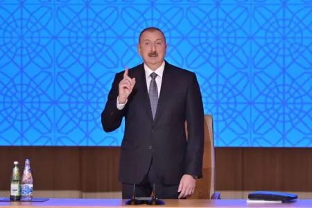 Prezident dövlət qurumlarını tənqid etdi