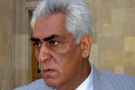 Nizami Bəhmənovun oğlu arvadını bıçaqladı
