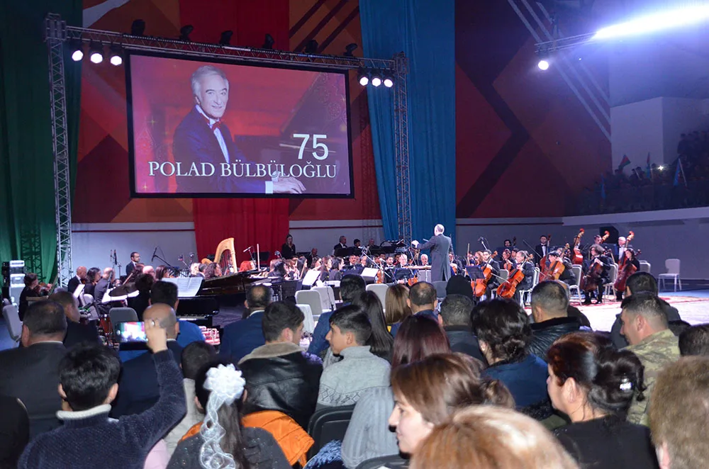 Polad Bülbüloğlunu hələ belə - GÖRMƏMİŞDİNİZ... - FOTO