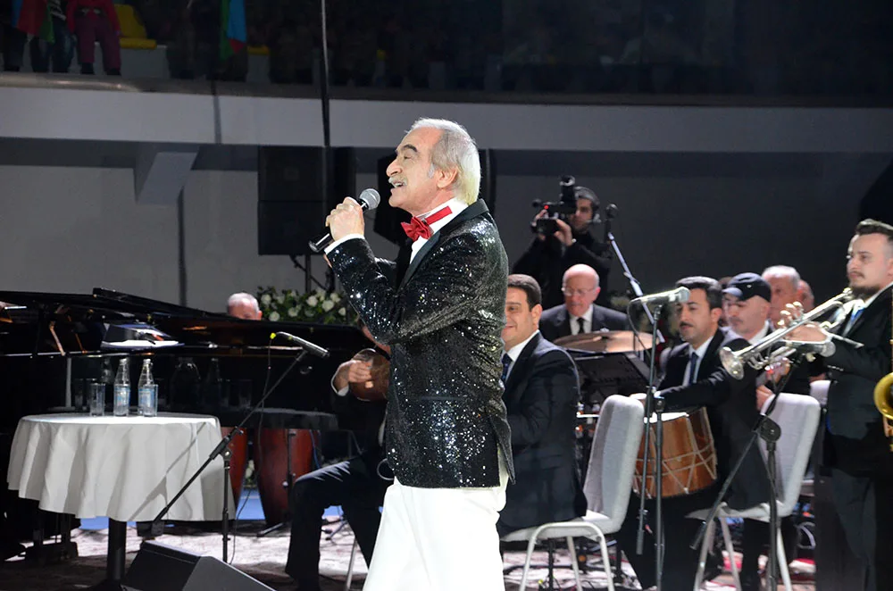 Polad Bülbüloğlunu hələ belə - GÖRMƏMİŞDİNİZ... - FOTO