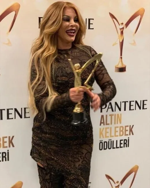 Selen bu dəfə Aygün Kazımovanın paltarından geyindi - FOTOLAR