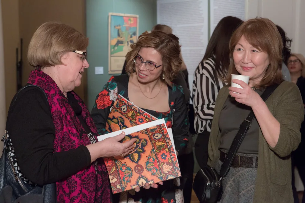 Moskvada “Sovet Azərbaycanının sədası. Xalça. Tikmə. Plakat” sərgisi - AÇILDI - FOTOLAR