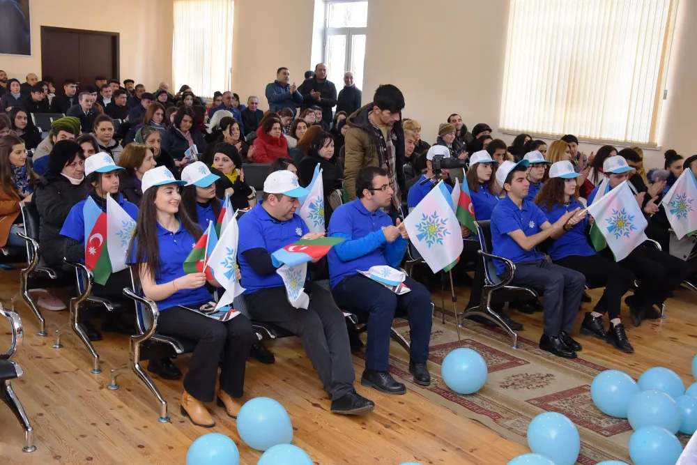 Vüqar İskəndərov növbəti dəfə seçicilərlə - GÖRÜŞDÜ - FOTO