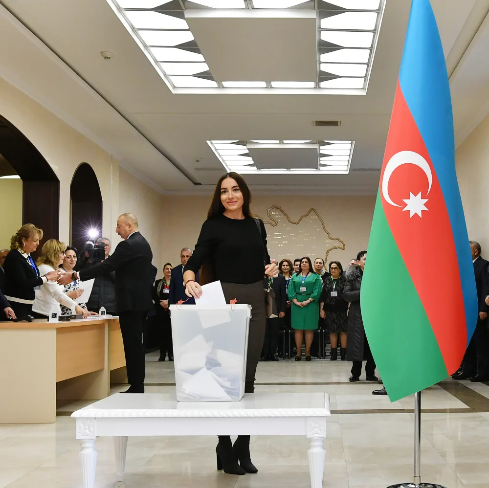 Prezident və ailəsi - SƏS VERDİ - FOTO - VİDEO - YENİLƏNDİ