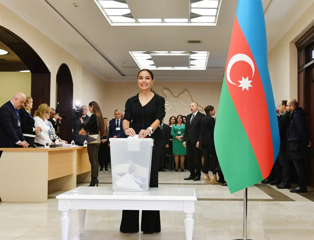 Prezident və ailəsi - SƏS VERDİ - FOTO - VİDEO - YENİLƏNDİ