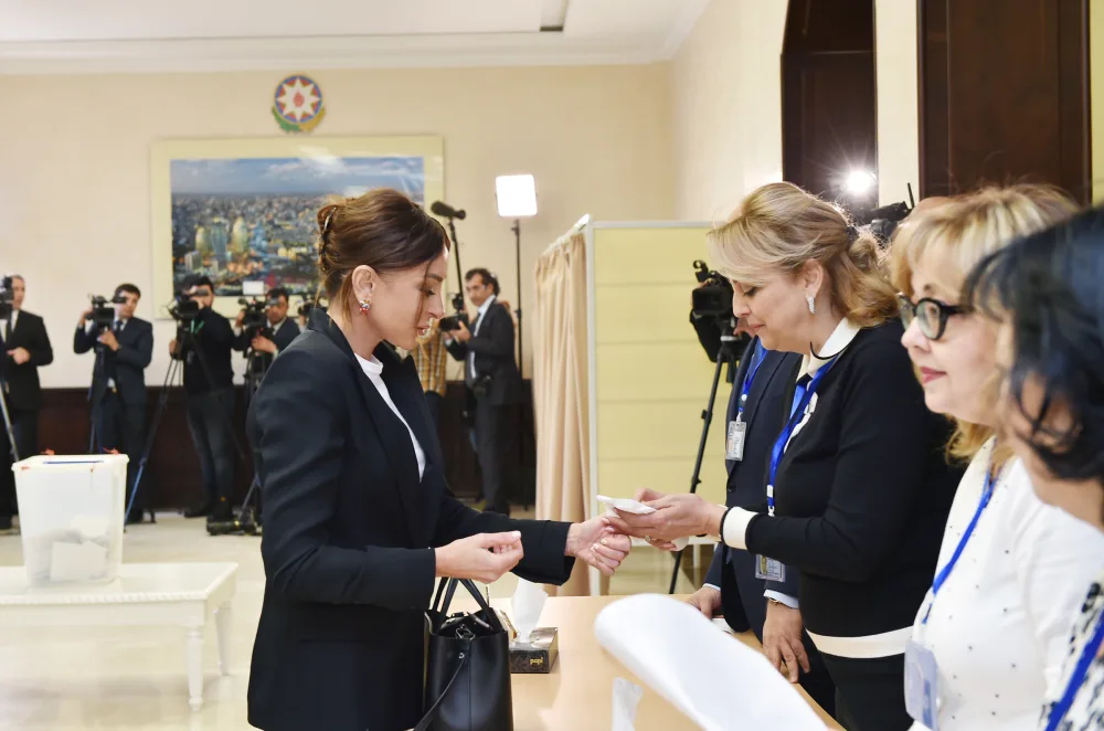 Prezident və ailəsi - SƏS VERDİ - FOTO - VİDEO - YENİLƏNDİ