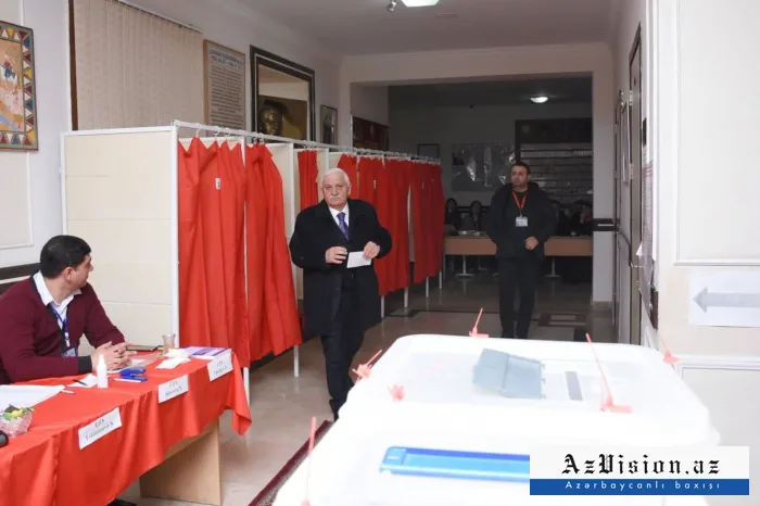 Bəylər Əyyubov - SƏS VERDİ - FOTO