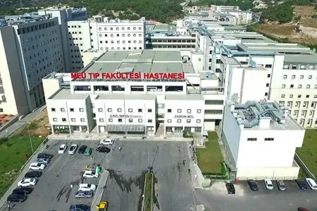 Çindən Türkiyəyə qayıdan tələbə hərarət və boğaz ağrıdan əziyyət çəkir
