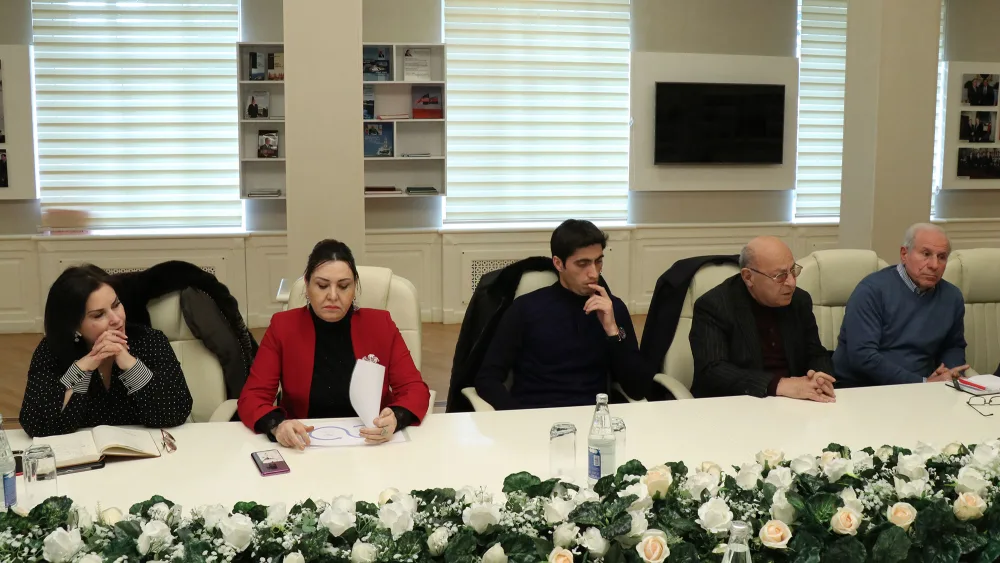 İctimai Şurada məktəbli formalarına dair - MÜZAKİRƏLƏR KEÇİRİLDİ