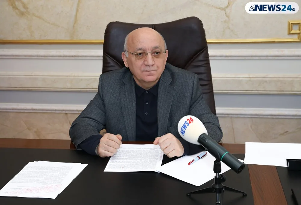 “Hər əlində təsbeh tutub, başına əmmamə qoyana...” - Mübariz Qurbanlı – MÜSAHİBƏ - FOTOLAR