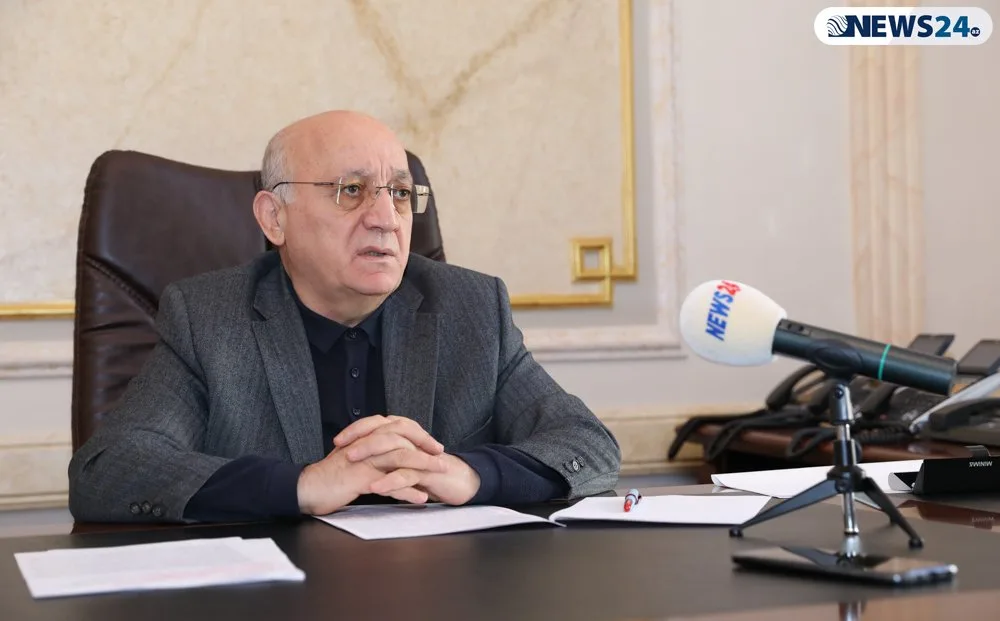 “Hər əlində təsbeh tutub, başına əmmamə qoyana...” - Mübariz Qurbanlı – MÜSAHİBƏ - FOTOLAR